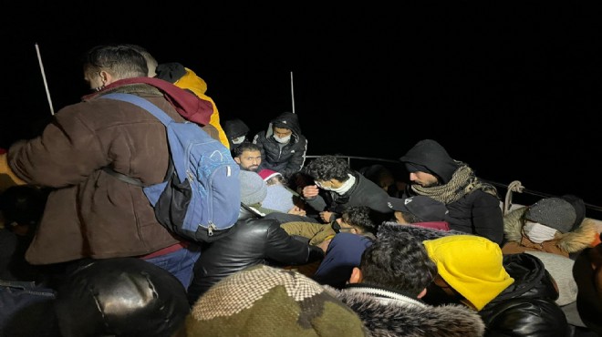 Arızalanan bottaki göçmenler kurtarıldı