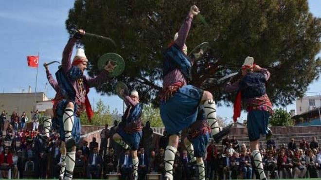 Ata nın Bergama ya gelişinin 83 üncü yılına coşkulu kutlama