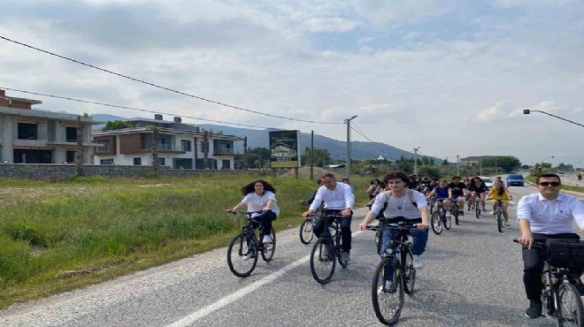 Avrupalı öğrenciler Kemalpaşa da bisiklet turuna katıldı