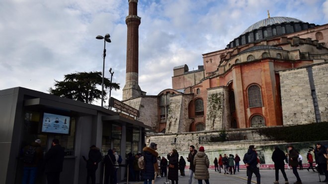 Ayasofya da yeni düzenleme ile giriş yoğunluğu azaldı