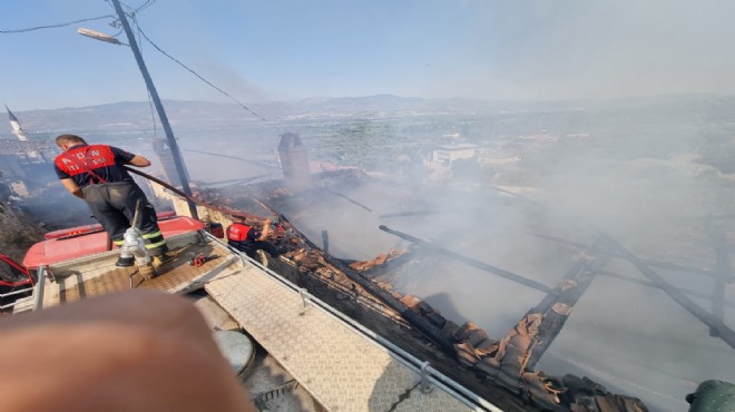 Aydın Büyükşehir Belediyesi İtfaiyesi nden yangına müdahale