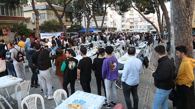 Aydın Büyükşehir in iftarına öğrenciler akın etti