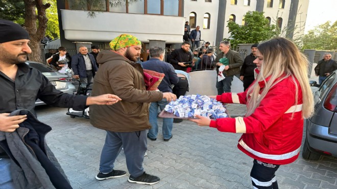 Aydın Büyükşehir vatandaşlarla bayramlaştı!