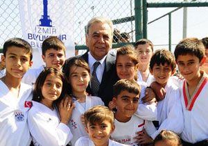 Sporda yılın belediye başkanı Aziz Kocaoğlu