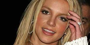 Britney’i de reddederler!