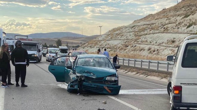 Babasının otomobilini sollamak istedi: 6 yaralı!