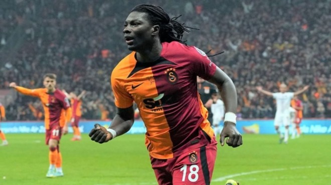 Bafetimbi Gomis ten Galatasaray paylaşımı:  Hedef 25 ve 5. yıldız 