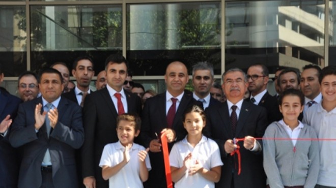 Bakan Yılmaz İzmir de yeni hizmet binasını açtı
