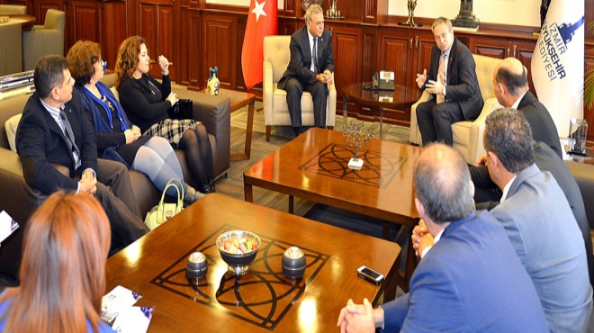 Başkan’a ziyaret: Dişhekimleri Birliği ‘İzmir’ dedi