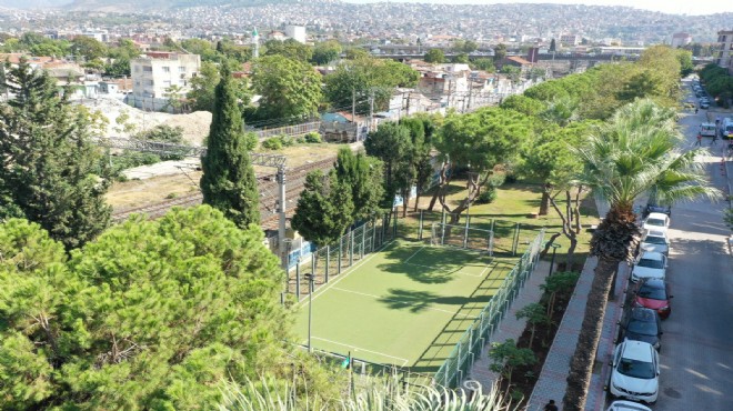 Başkan Batur un  yeşil  raporu... 13 bin metrekarelik yeni park!
