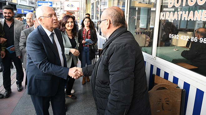 Başkan Selvitopu ve milletvekilleri sahada... Karabağlar da mitinge davet