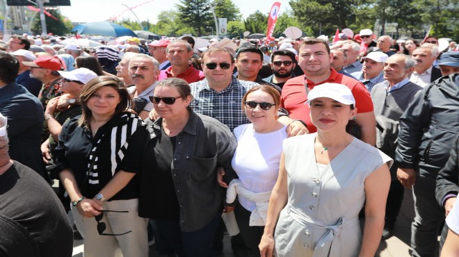 Başkan Sengel Ankara daki mitinge katıldı...  Her daim emeklilerin yanındayız 