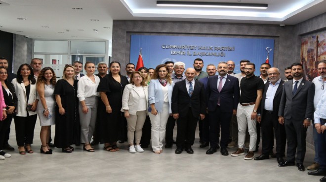 Başkan Soyer den CHP İzmir e tebrik ziyareti!