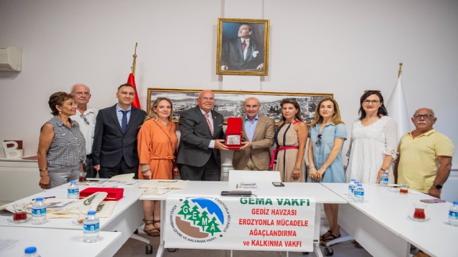 Başkan Soyer’e GEMA Vakfı’ndan plaket