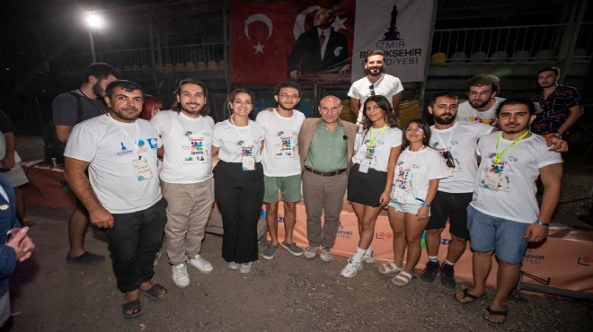 Başkan Soyer Genç İzmir kampında gençlere seslendi: Siyasetten uzak durmayın