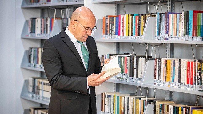 Başkan Soyer kütüphane seferberliğini başlattı
