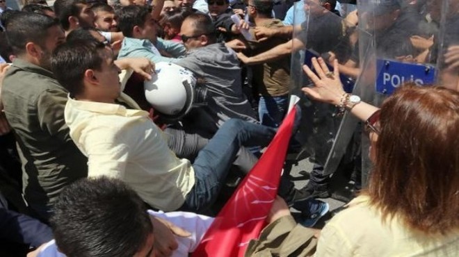 Başkent’te CHP’lilerle polis arasında arbede!
