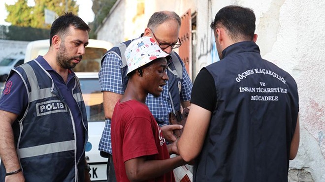 Basmane de kafalar karışık: Emniyet: Gönderdik... Mutlu: 5 sokak yukarıdalar!