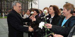 İzmirli kadınlara “festival gibi” kutlama 