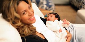 Beyonce ve bebeğinin ilk fotoğrafları yayımlandı!