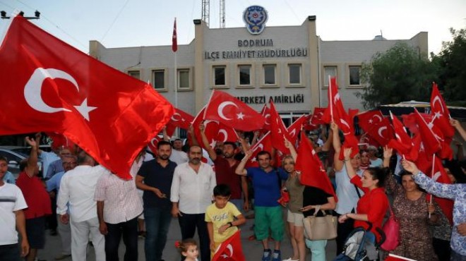 Bodrum da darbe girişimine zılgıtlı protesto