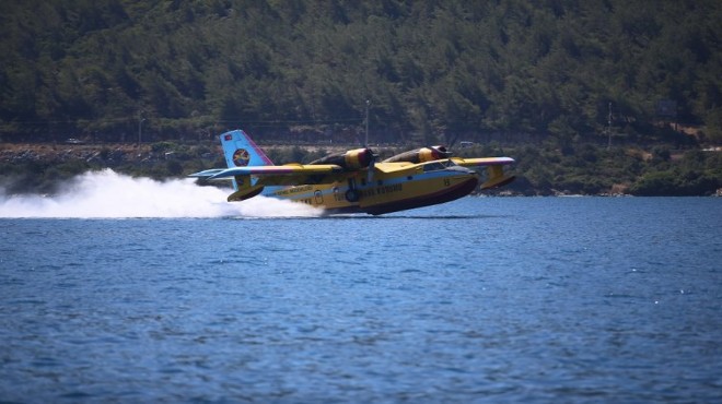 Bodrum da yangın söndürme uçakları test uçuşu yaptı