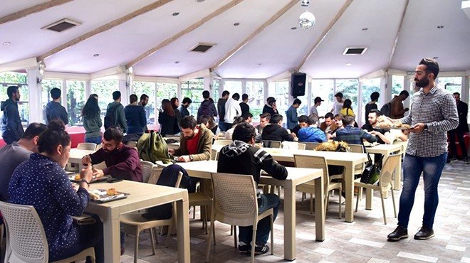 Bornova da öğrencilere ücretsiz yemek