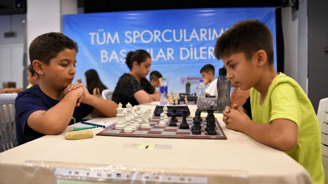 Bornovalı çocukların satranç heyecanı