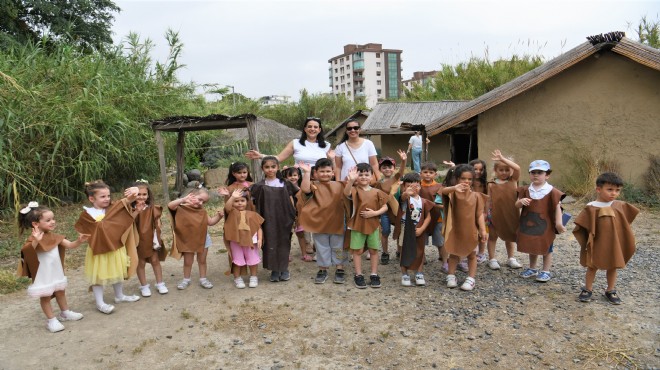 Bornovalı miniklerin karne heyecanı