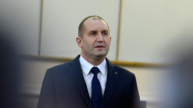 Bulgaristan da Radev parlamentoyu fesh etti!