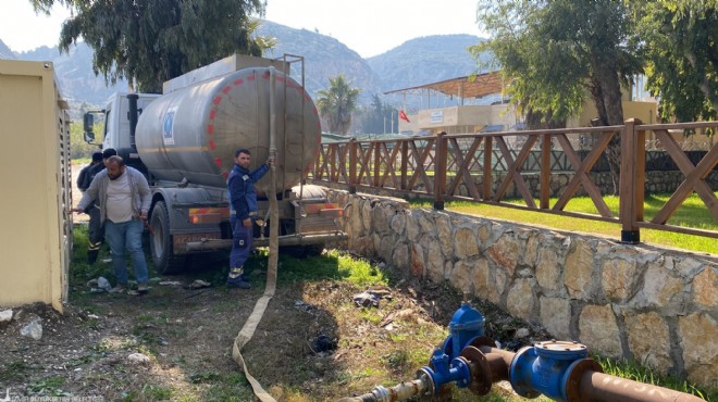 Büyükşehir den afetzedelere su desteği