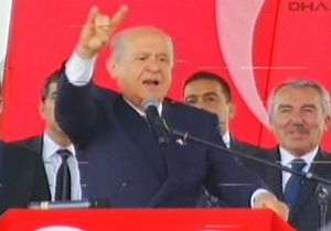 Bahçeli’den ‘bozkurt’ çıkışı: Onlarınki burnu kesik BMC gibi!