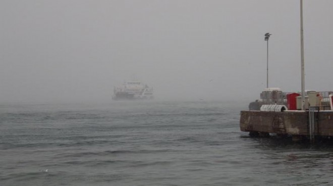 Çanakkale de adalara ulaşıma rüzgar ve kar engeli