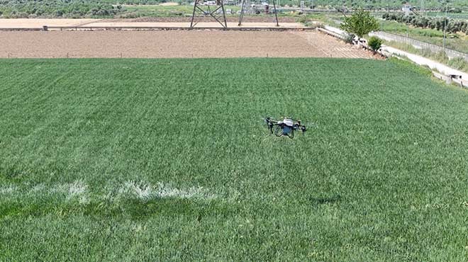 Çerçioğlu ndan çiftçilere destek: Drone ile gübre atıldı