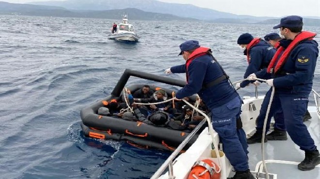 Çeşme de 14 kaçak göçmen kurtarıldı