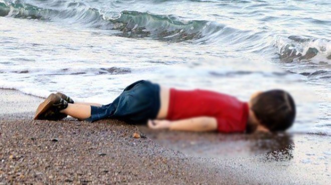 Charlie Hebdo dan tepki çeken Aylan Bebek çizimi!