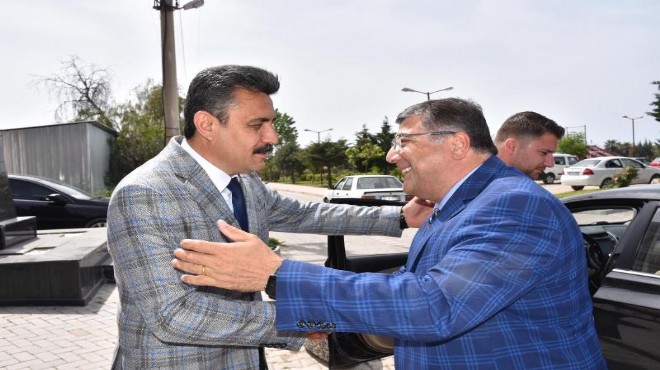 CHP li Sındır dan Başkan Kırgöz e tebrik ziyareti