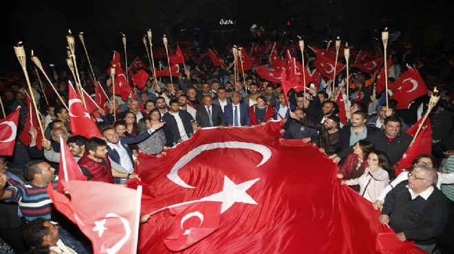 Çiğli’de Cumhuriyet yürüyüşü