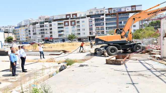 Çiğli’de kaçak yapının yerine yol ve park