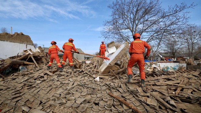 Çin deki depremde ölü sayısı 131 e çıktı