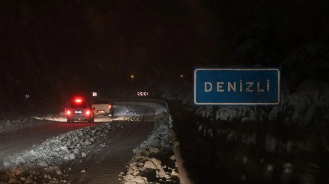 Denizli-Antalya yolunda ulaşıma kar engeli!