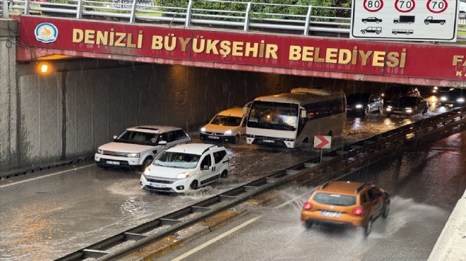 Denizli de sağanak hayatı olumsuz etkiledi