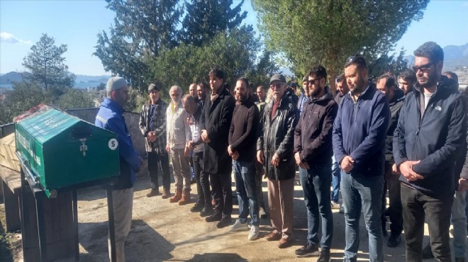 Depremde hayatını kaybetmişlerdi... Anne ve oğlu Fethiye de toprağa verildi