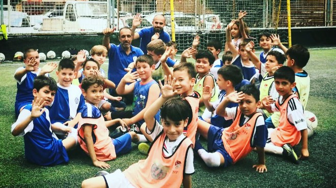 Depremzede çocuklara İzmirspor dan sportif destek