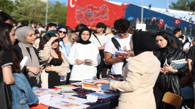 DEÜ lü öğrenciler akademik yılın ilk dersini yaptı