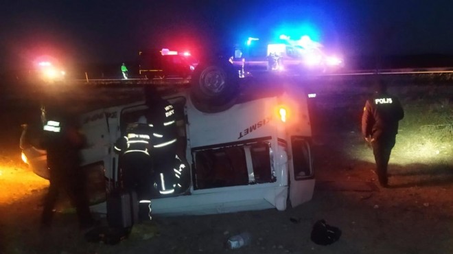 Devrilen minibüsteki 6 kişi yaralandı