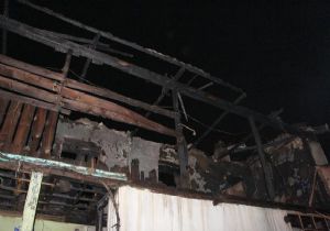 İzmir de ahşap evde yangın: 1 ölü