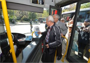 İzmir de 60 yaş kartı sahiplerine büyük kolaylık 