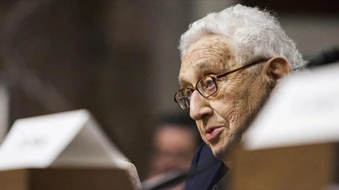 Diplomasinin tartışmalı ismi Kissinger vefat etti