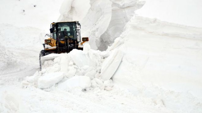 Doğu da 3 ilde 292 yerleşim yolu kapandı